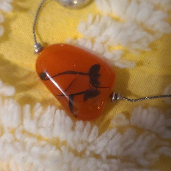 3 Strand Multi-Colored Necklace. - Picture 6 of 6